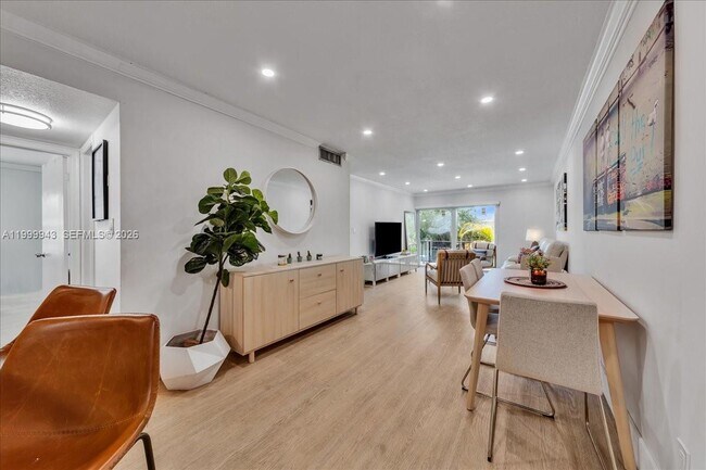 Building Photo - 9225 SW 87th Ave