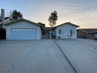 Building Photo - Spacious & Clean 4 Bdr 2 Ba 1 story home i...