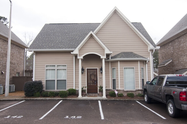 Building Photo - 142 Fallsgrove Dr