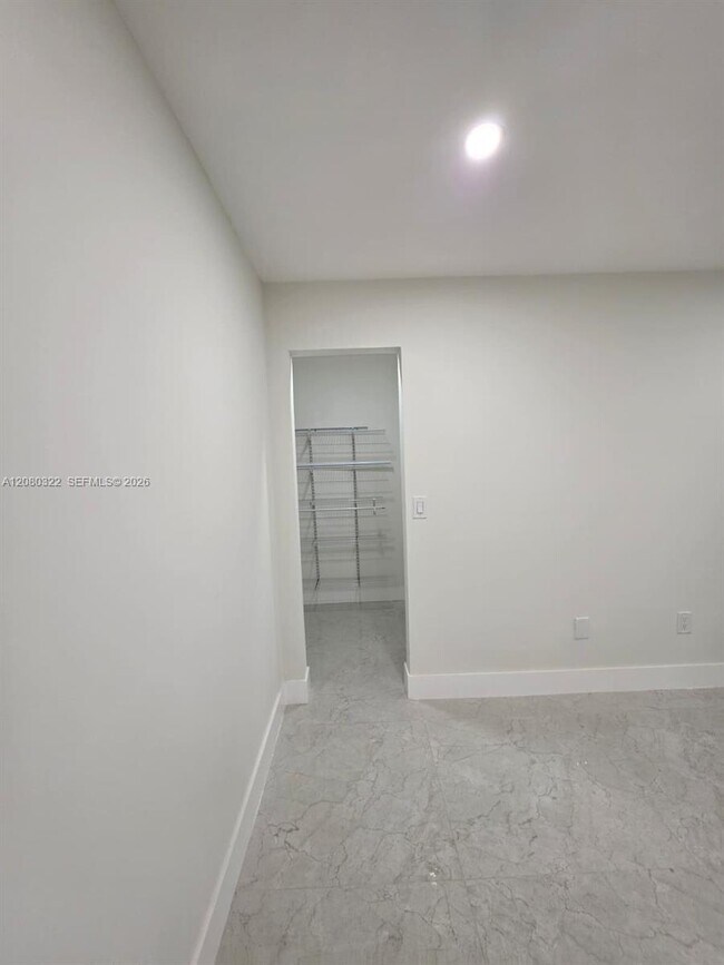 Building Photo - 1427 Towhee St