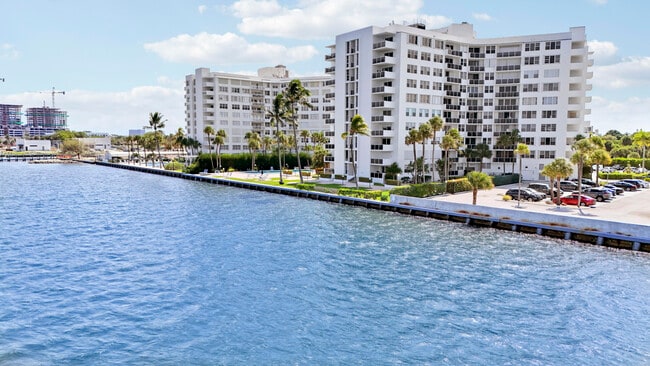 Building Photo - 2800 N Flagler Dr