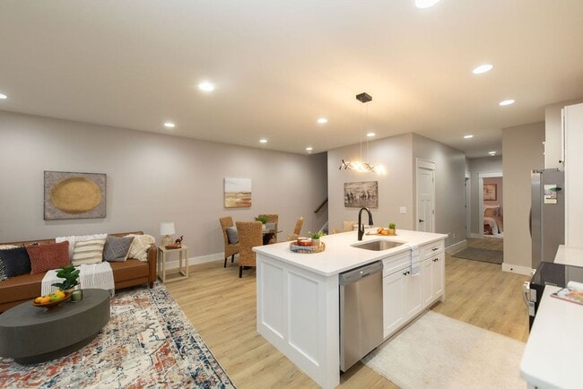 Building Photo - *August 2027* - Brand New Build 5 Bed, 5 Bath Brick Townhome! Amazing Location!