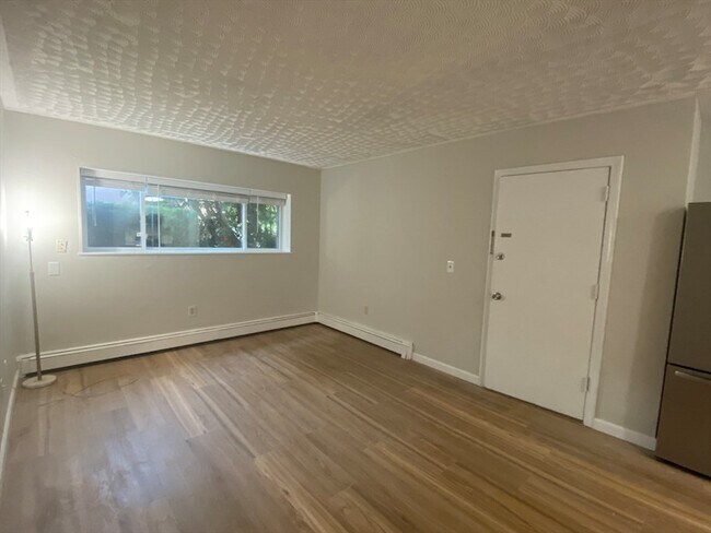 Building Photo - 1409 River St