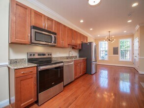 Building Photo - 648 Newton Pl NW