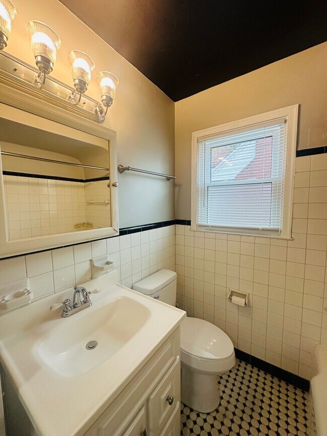 Building Photo - Updated Home in Highly Desired Deer Park Neighborhood