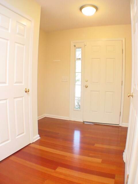 Building Photo - 185 Pecan Ln