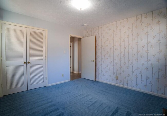 Building Photo - 1733 Daisy Ln