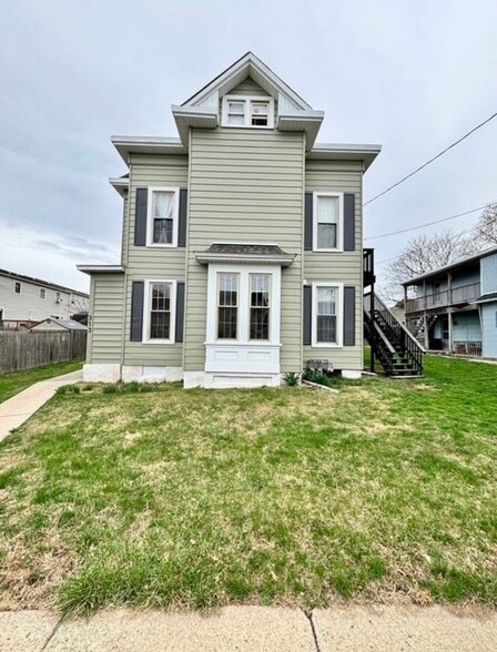 Building Photo - 313 Walnut St