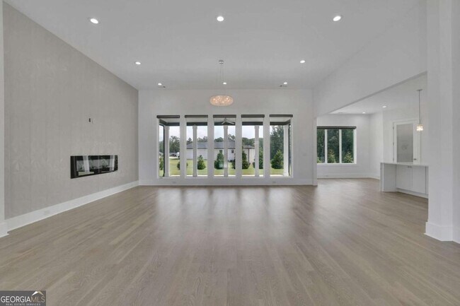 Building Photo - 2964 Old Peachtree Rd NE