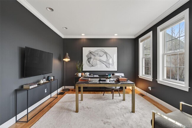 Building Photo - 231 Lake Rd