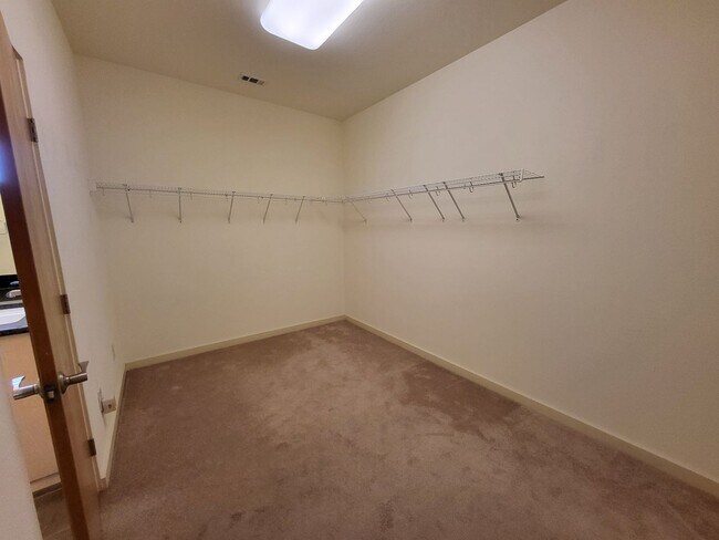 Building Photo - Contemporary Home in Woodlawn Terrace