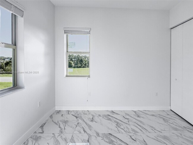 Building Photo - 149 Southeast Cor. Arno
