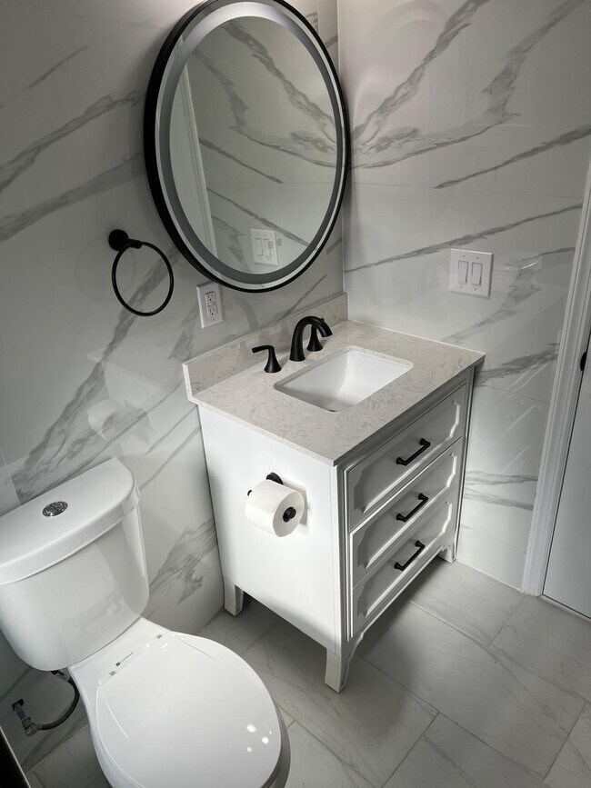 Building Photo - 540 61st St