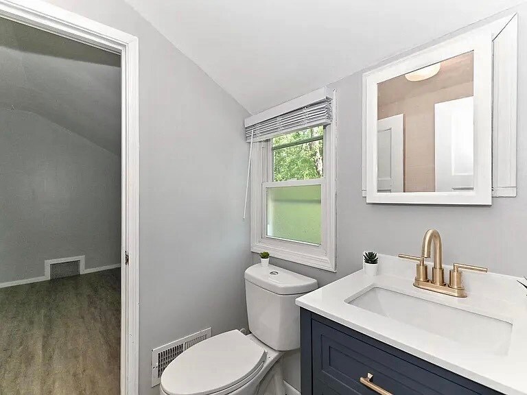 Building Photo - 3636 S 47th St