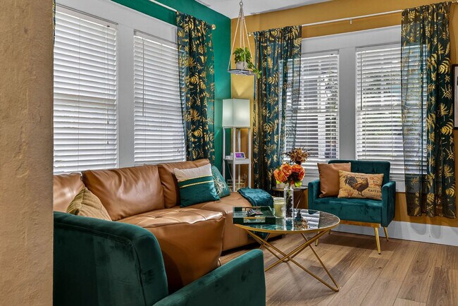 Building Photo - 5901 N Ola Ave