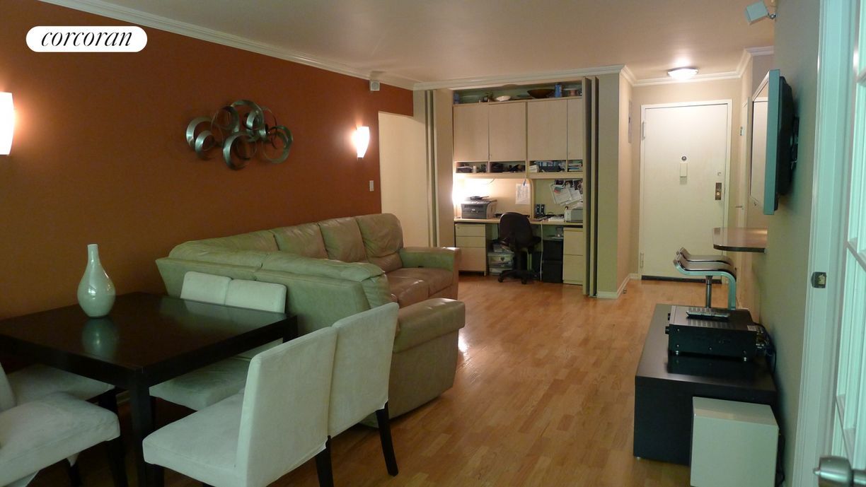 Building Photo - 400 Central Prk W