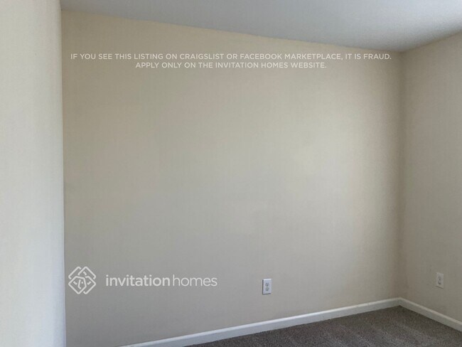 Building Photo - 1052 Sapphire Dr