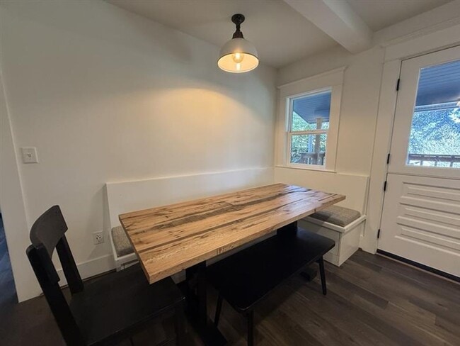 Building Photo - 8111 SW Capitol Hwy