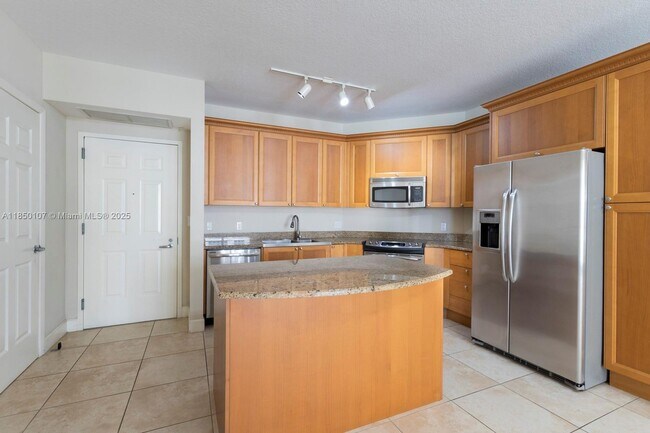 Building Photo - 55 Merrick Way