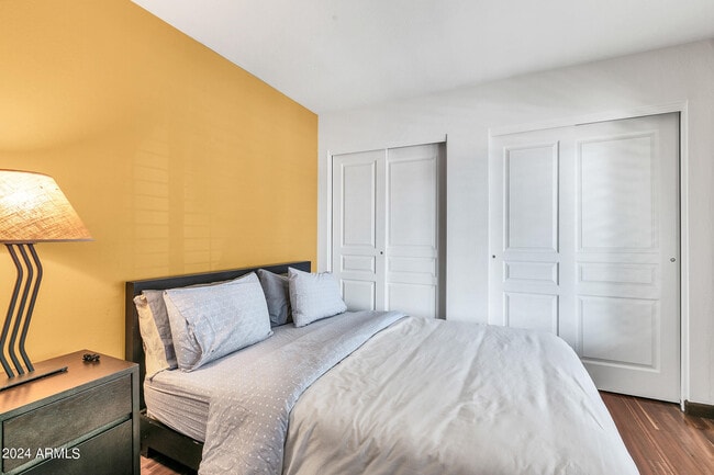 Building Photo - 8532 E San Bruno Dr