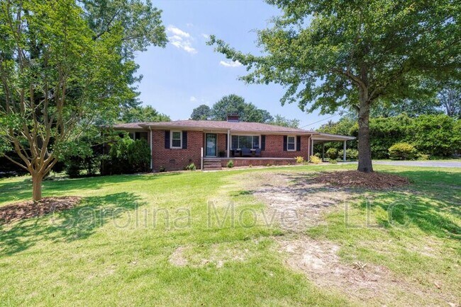 Building Photo - 119 Windemere Dr
