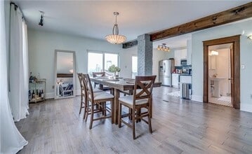 Building Photo - 13-15 Bailey