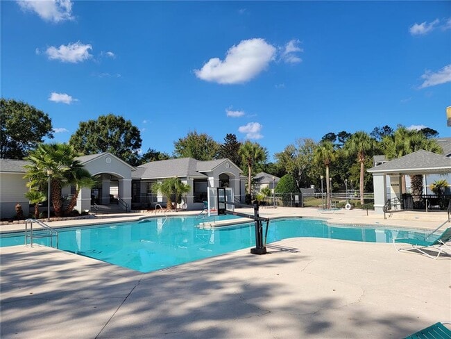 Building Photo - 3705 SW 27th St