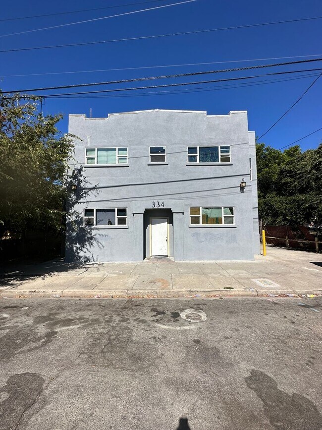 1 bedroom 1 bath updated unit in Stockton! 334 N American St Stockton
