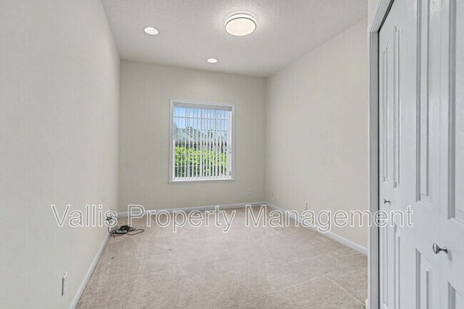 Building Photo - 1441 Ranier Loop NW
