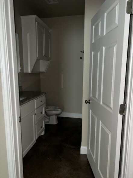 Building Photo - 3216 Belmont Dr