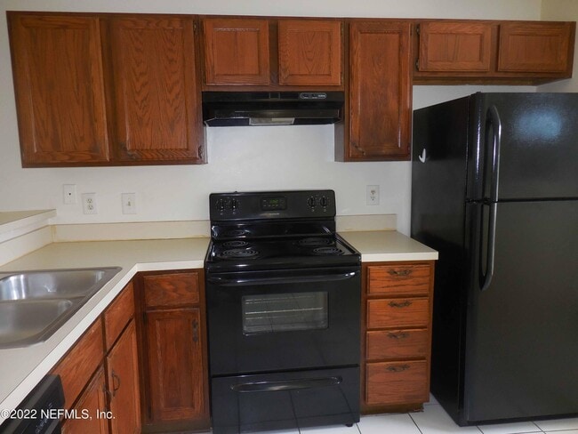 Building Photo - 2074 2nd St S