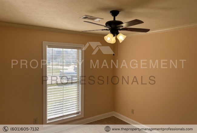 Building Photo - Charming 3BR/2BA Brick Home in Wellington ...