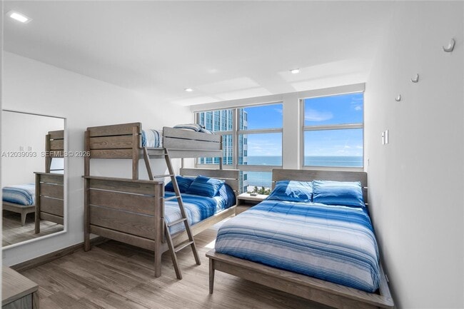 Building Photo - 5055 Collins Ave
