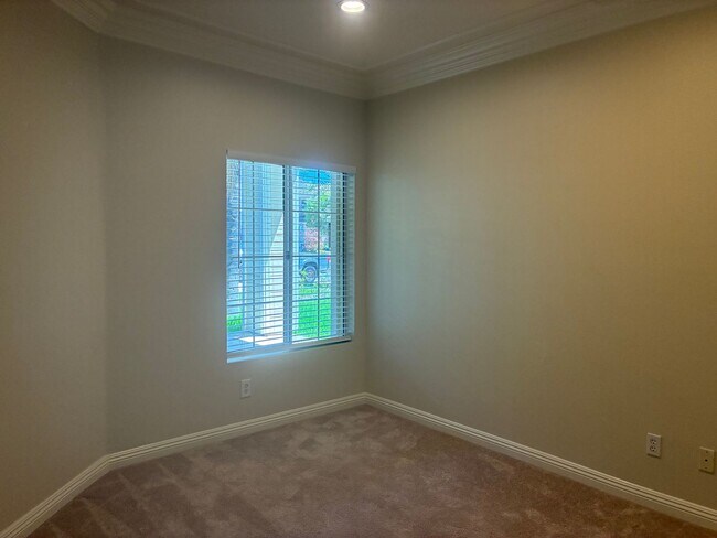 Building Photo - 585 Mindenvale Ct