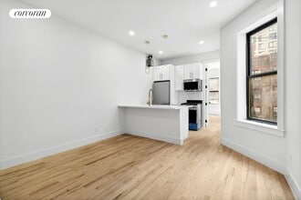 Building Photo - 204 W 96th St