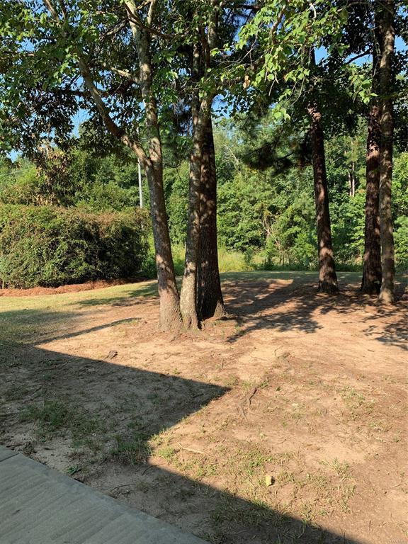 Building Photo - 131 Live Oaks Dr