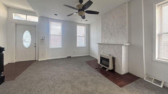 Building Photo - 3-Story Home in the Heart of Philly