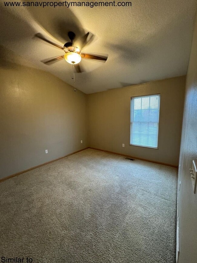 Building Photo - Prime West Des Moines Location with Waukee Schools – Near Everything You Need