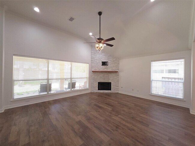 Building Photo - 126 S Millport Cir