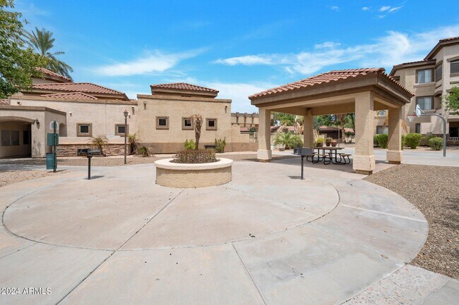 Building Photo - 10136 E Southern Ave