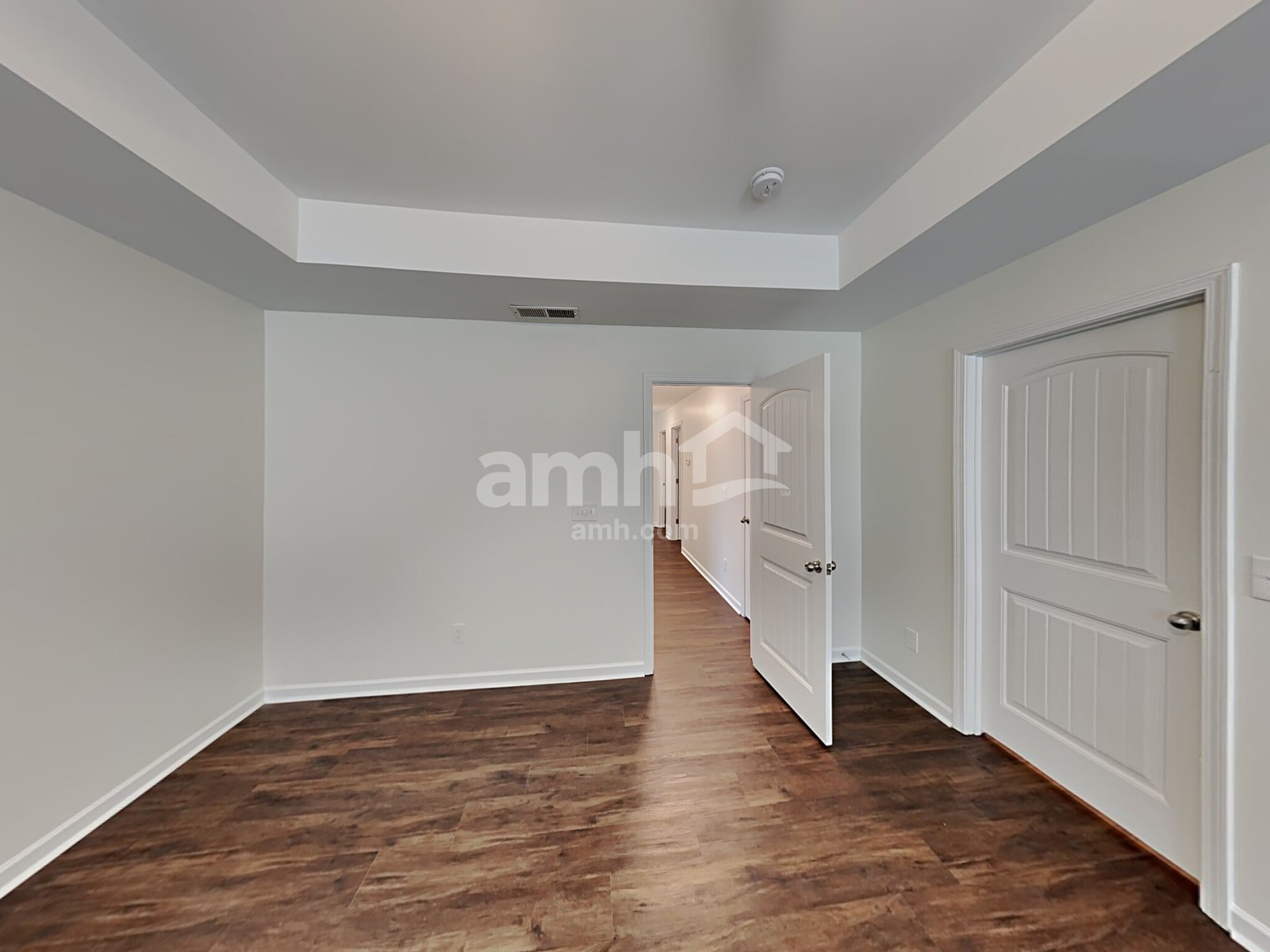 Building Photo - 351 Shady Glen