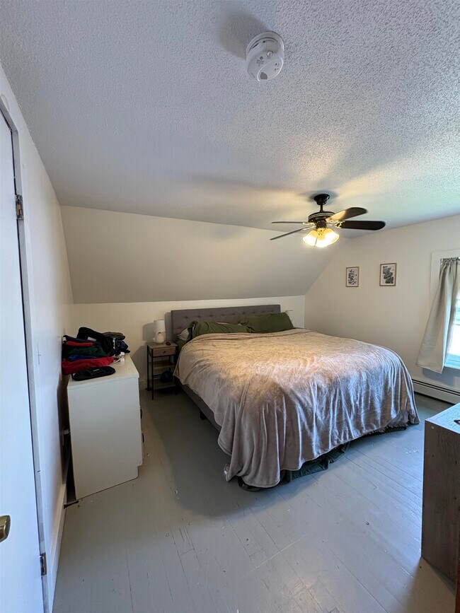 Building Photo - 424 VT-15