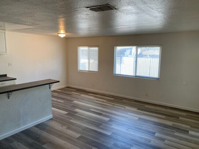 Building Photo - 2106 Peppertree Way