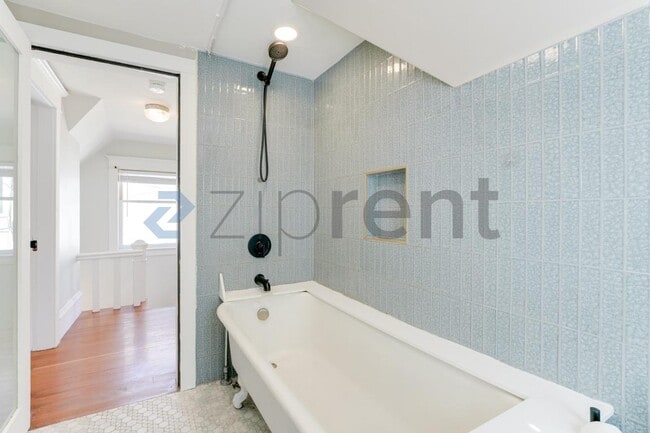 Building Photo - 2038 8th Ave N