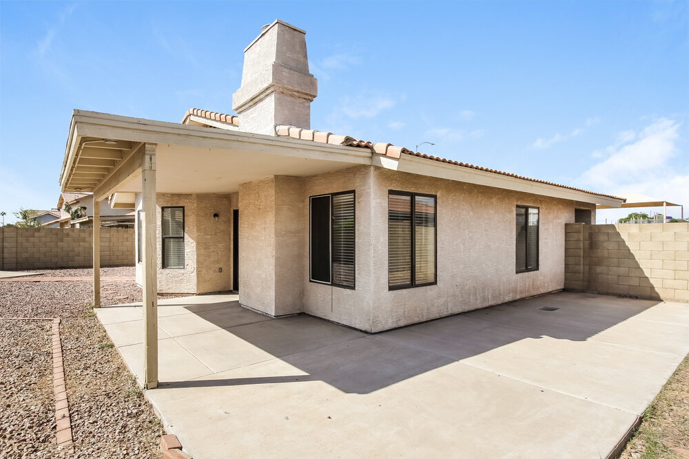 Building Photo - 5539 E Elena Ave