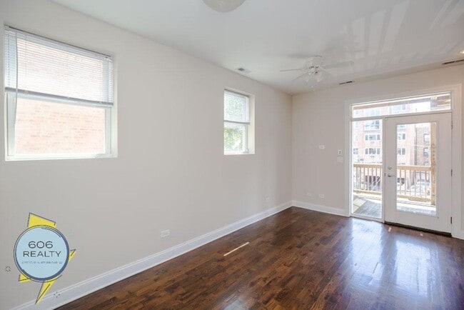 Building Photo - 647 W Deming Pl
