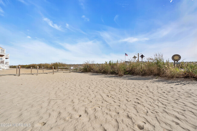 Building Photo - 37 Dune Terrace