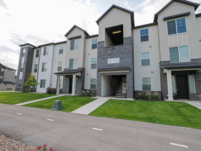 Building Photo - 3717 W 1500 N