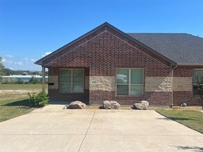 Building Photo - 2419 N Hickory St
