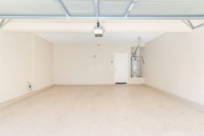 Building Photo - 20 Snapdragon St